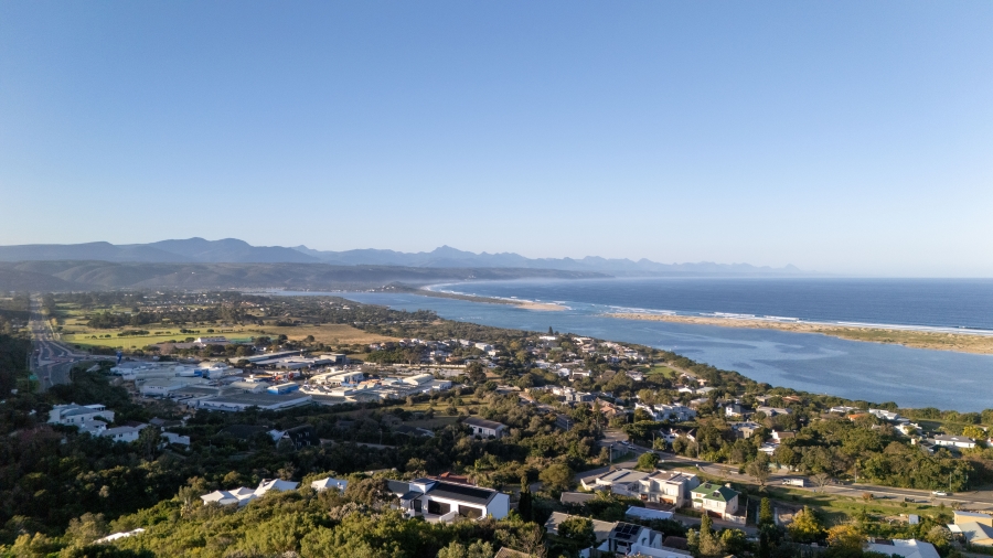 7 Bedroom Property for Sale in Bowtie Western Cape